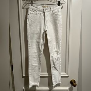 Levi’s 721 High Rise Skinny in white size 26